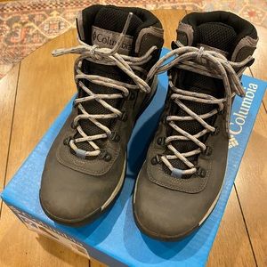 Columbia Newton Ridge HI Waterproof Women's Hiking Boots